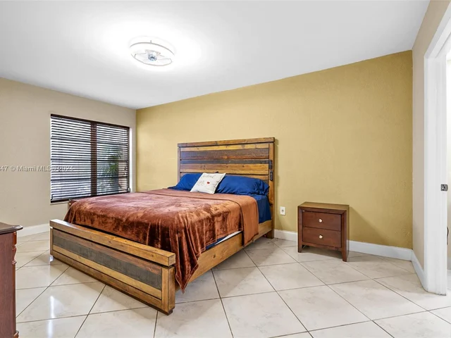 4176 Inverrary Drive # 208, Lauderhill FL 33319