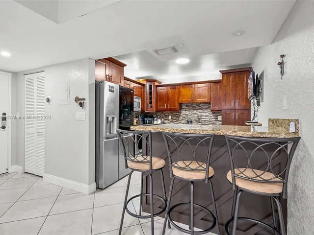 4176 Inverrary Drive # 208, Lauderhill FL 33319