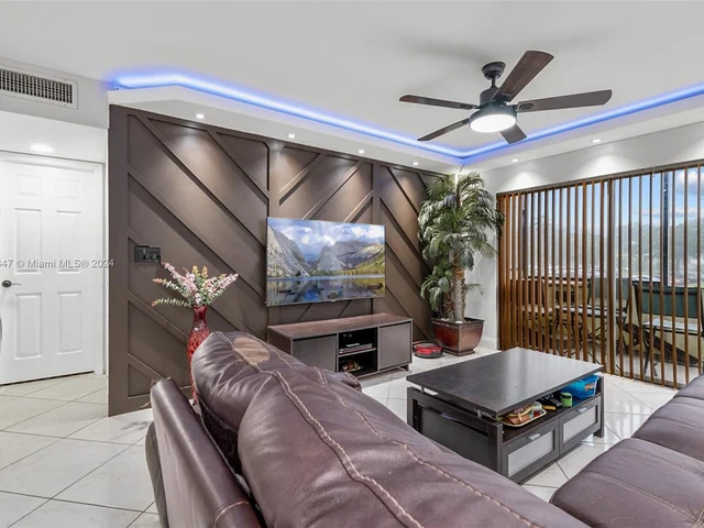 4176 Inverrary Drive # 208, Lauderhill FL 33319