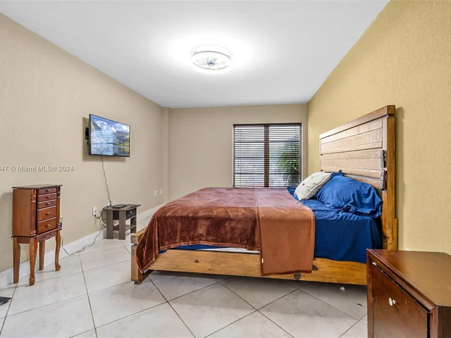 4176 Inverrary Drive # 208, Lauderhill FL 33319