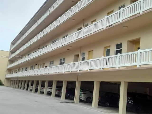 6731 Cypress Rd # 110, Plantation FL 33317