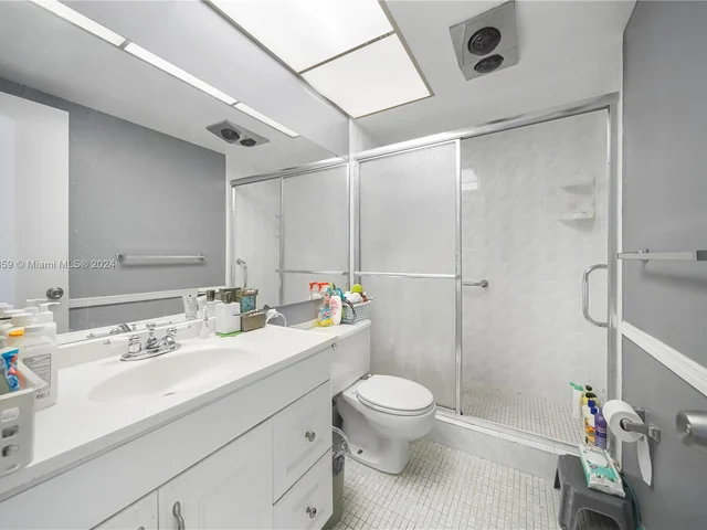 6731 Cypress Rd # 110, Plantation FL 33317