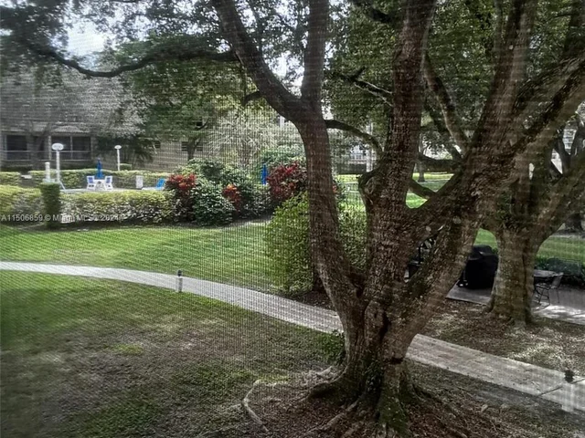 6731 Cypress Rd # 110, Plantation FL 33317