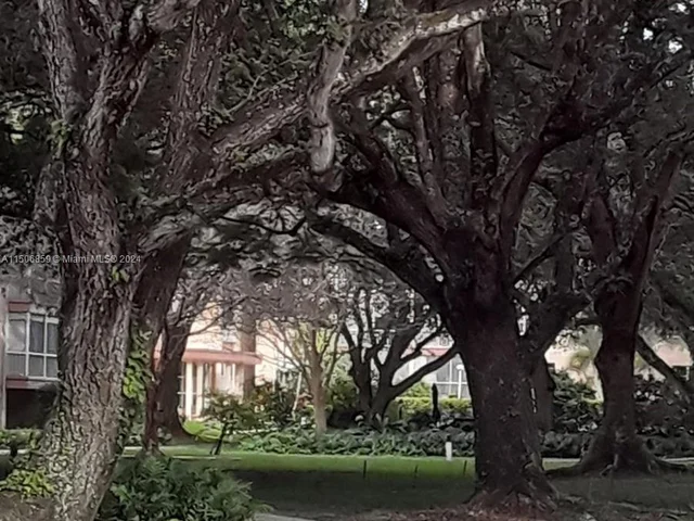 6731 Cypress Rd # 110, Plantation FL 33317