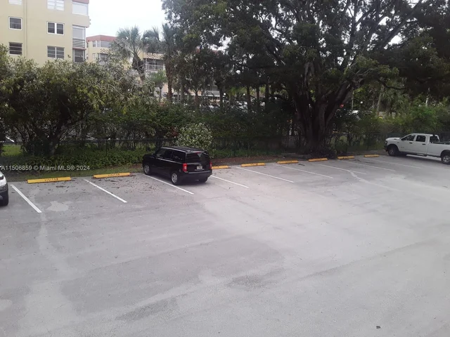 6731 Cypress Rd # 110, Plantation FL 33317