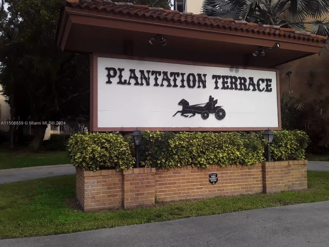 6731 Cypress Rd # 110, Plantation FL 33317