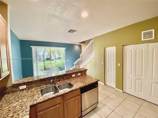 21111 NW 14th Pl # 33, Miami Gardens FL 33169