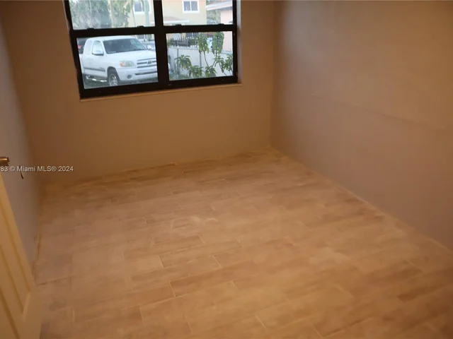 1178 NE 111th St # B, Miami FL 33161