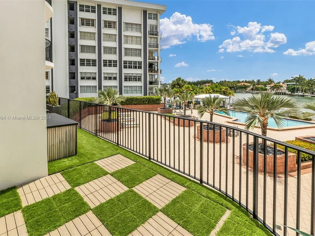 5660 Collins Ave # 2A, Miami Beach FL 33140