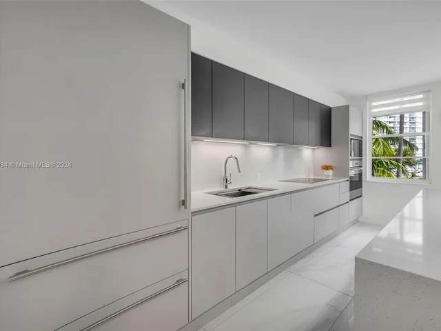 5660 Collins Ave # 2A, Miami Beach FL 33140