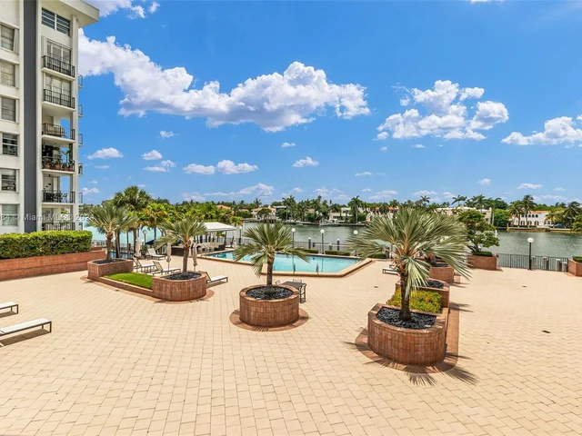 5660 Collins Ave # 2A, Miami Beach FL 33140