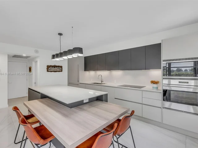 5660 Collins Ave # 2A, Miami Beach FL 33140