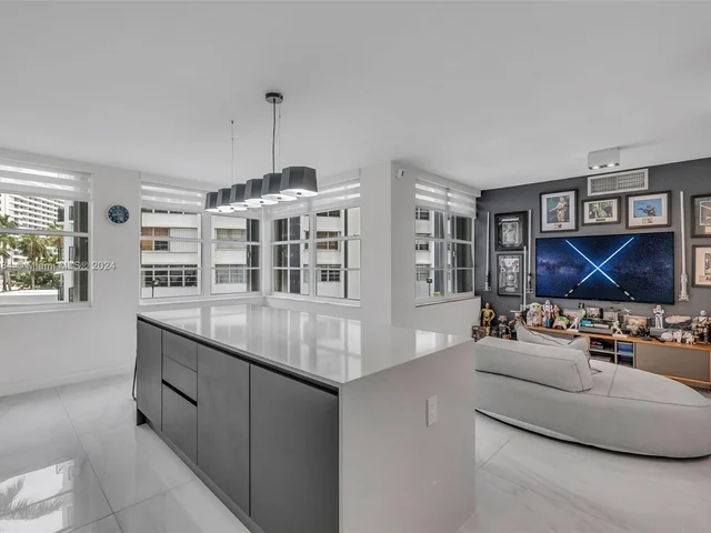 5660 Collins Ave # 2A, Miami Beach FL 33140