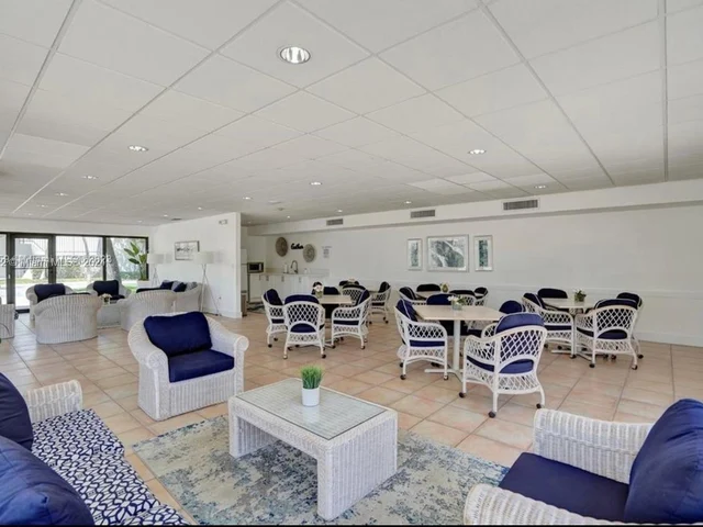 2625 Collins Ave # 809, Miami Beach FL 33140