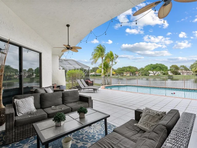 8489 NW 43rd Ct, Coral Springs FL 33065