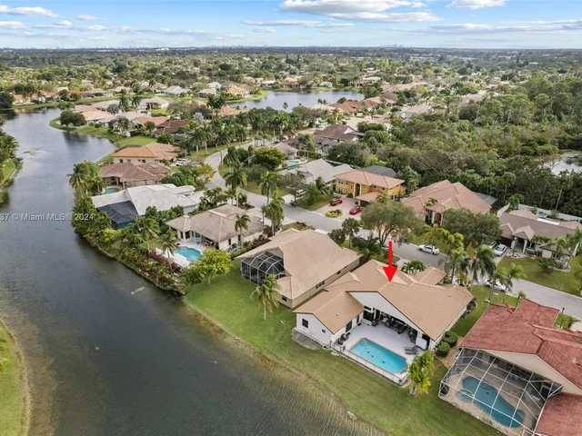 8489 NW 43rd Ct, Coral Springs FL 33065