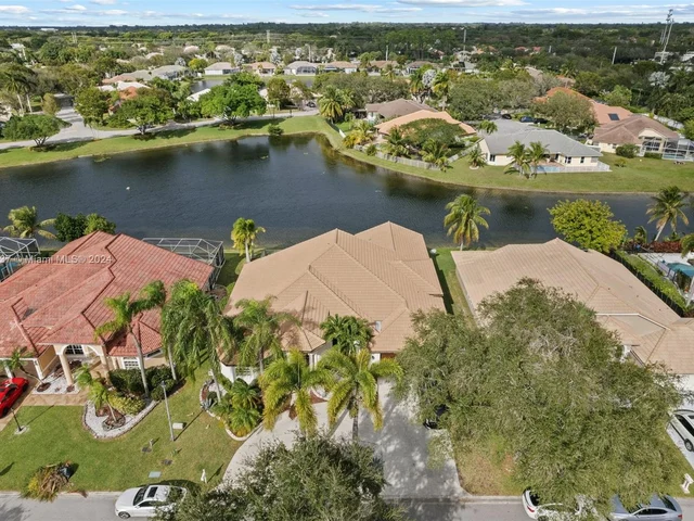 8489 NW 43rd Ct, Coral Springs FL 33065