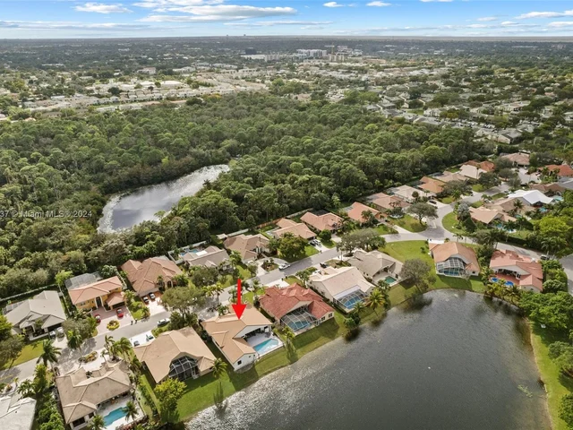 8489 NW 43rd Ct, Coral Springs FL 33065