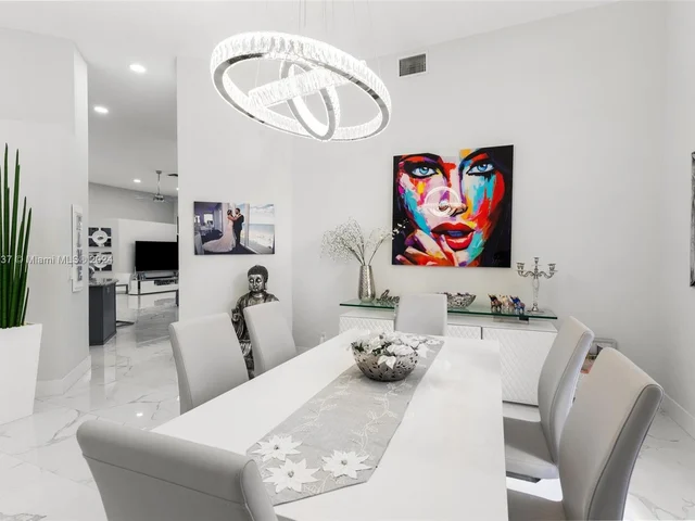 8489 NW 43rd Ct, Coral Springs FL 33065