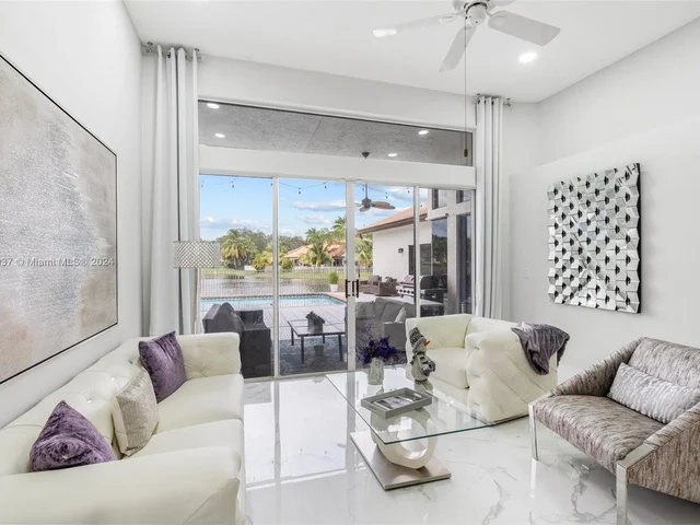 8489 NW 43rd Ct, Coral Springs FL 33065