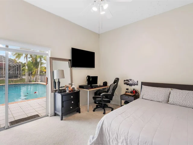 8489 NW 43rd Ct, Coral Springs FL 33065