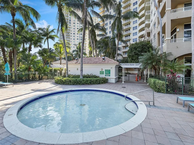 19501 W Country Club Dr # 2102, Aventura FL 33180