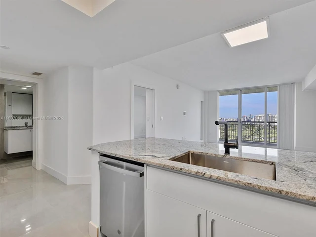 19501 W Country Club Dr # 2102, Aventura FL 33180