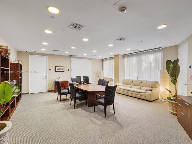 19501 W Country Club Dr # 2102, Aventura FL 33180