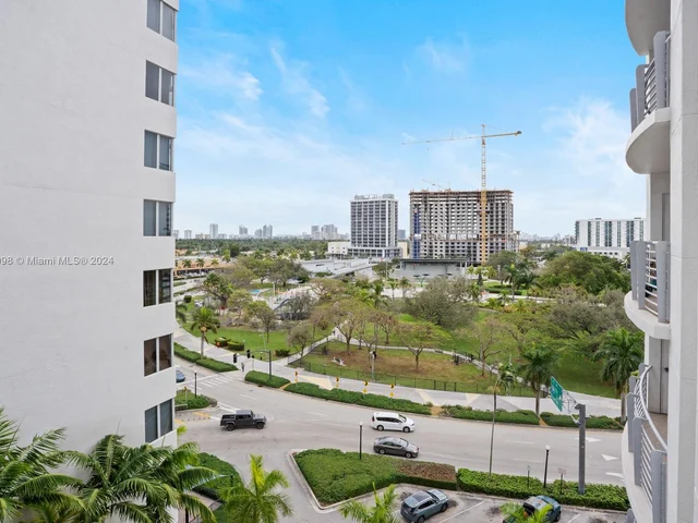 1830 Radius Dr # 822, Hollywood FL 33020