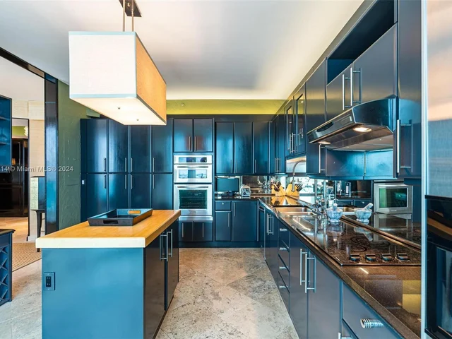 300 S Pointe Dr # 1604, Miami Beach FL 33139