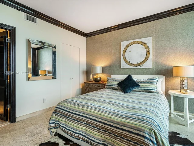 300 S Pointe Dr # 1604, Miami Beach FL 33139