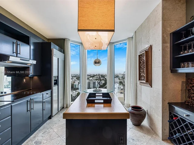 300 S Pointe Dr # 1604, Miami Beach FL 33139