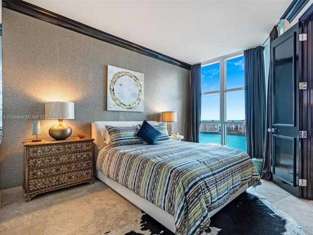 300 S Pointe Dr # 1604, Miami Beach FL 33139