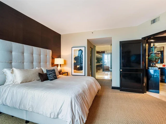 300 S Pointe Dr # 1604, Miami Beach FL 33139