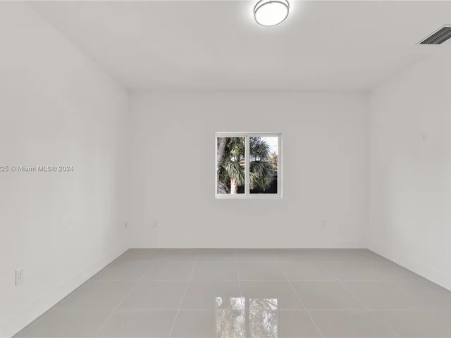 550 NW 58th Ct, Miami FL 33126