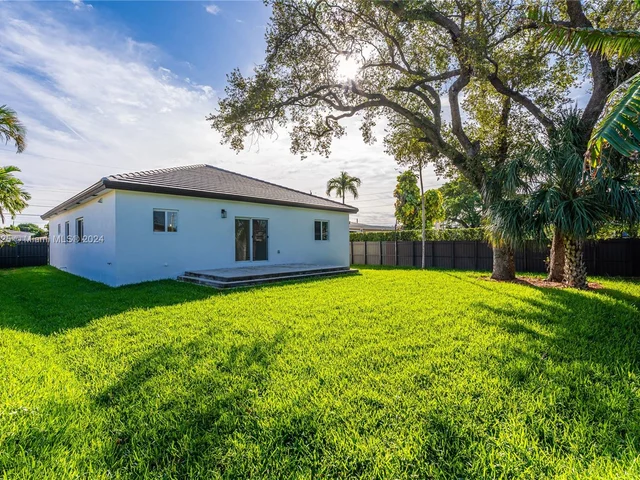 550 NW 58th Ct, Miami FL 33126