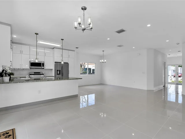 550 NW 58th Ct, Miami FL 33126