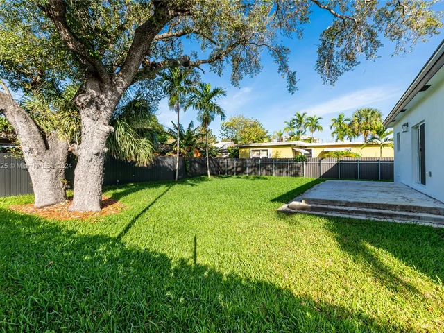 550 NW 58th Ct, Miami FL 33126