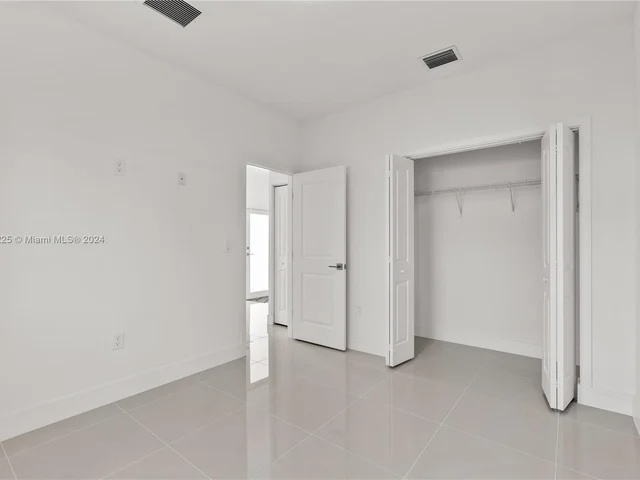 550 NW 58th Ct, Miami FL 33126