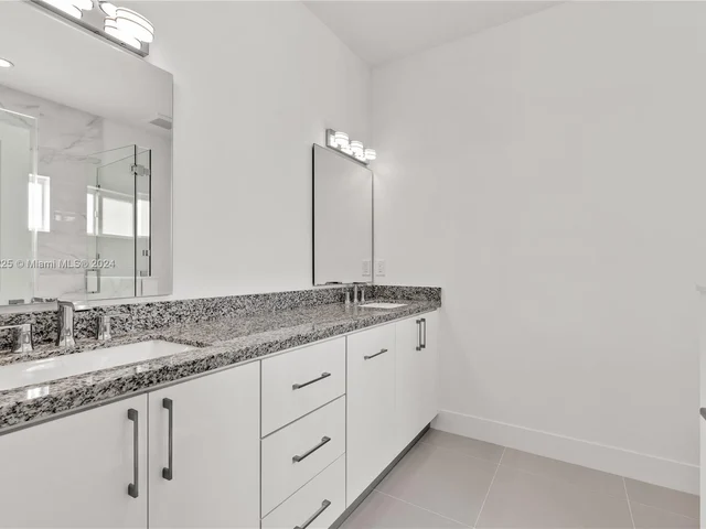 550 NW 58th Ct, Miami FL 33126