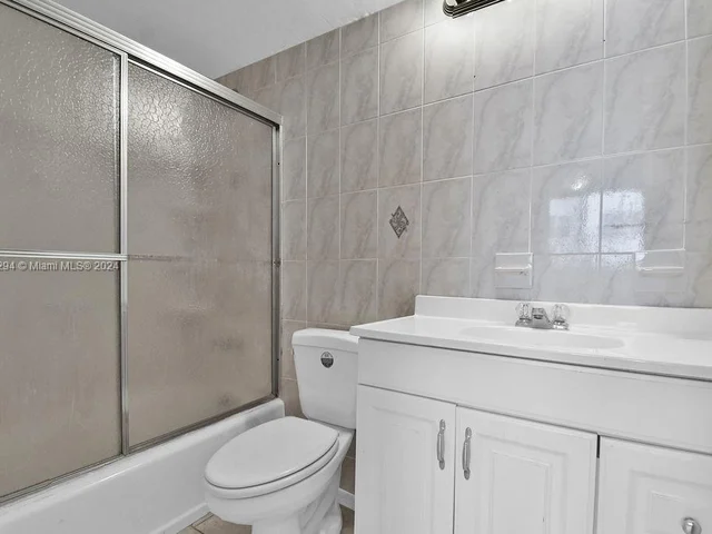 6969 Collins Ave # 412, Miami Beach FL 33141