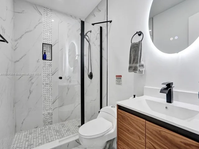 229 NW 7th Ave, Dania Beach FL 33004