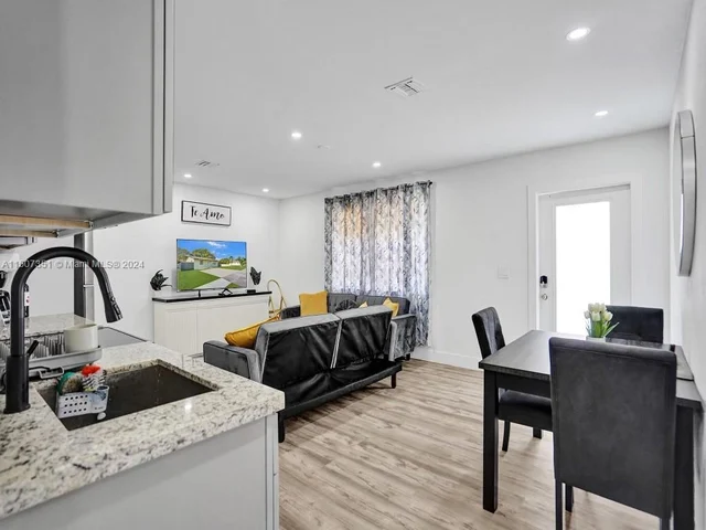 229 NW 7th Ave, Dania Beach FL 33004