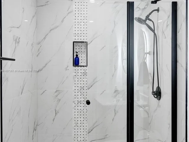 229 NW 7th Ave, Dania Beach FL 33004