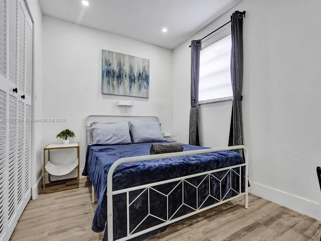 229 NW 7th Ave, Dania Beach FL 33004