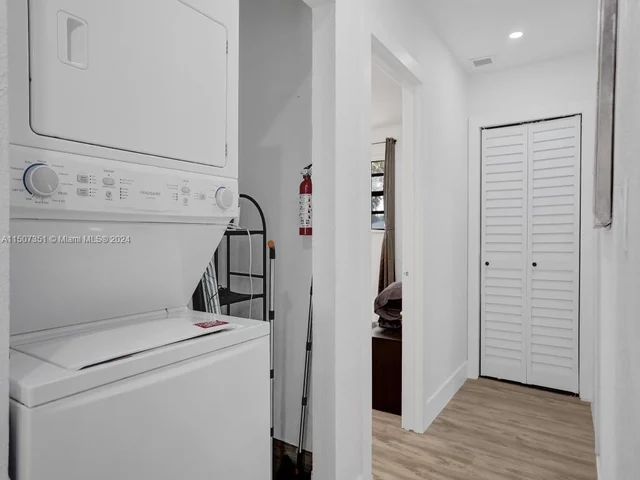 229 NW 7th Ave, Dania Beach FL 33004