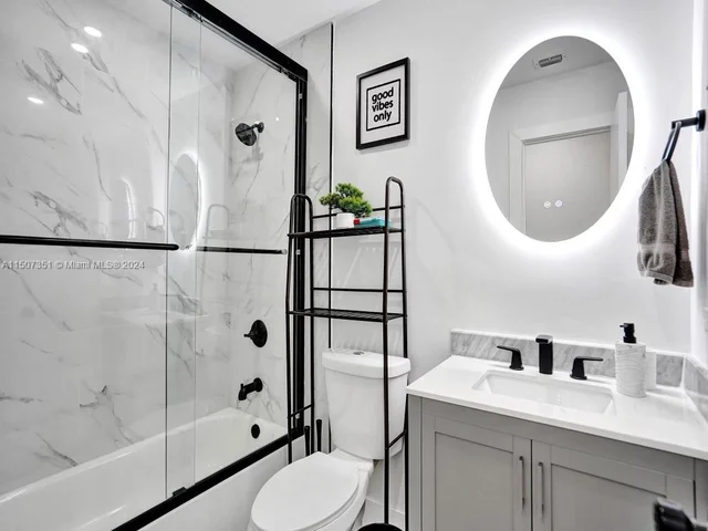 229 NW 7th Ave, Dania Beach FL 33004