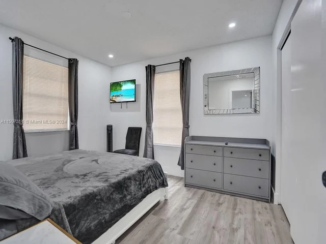 229 NW 7th Ave, Dania Beach FL 33004