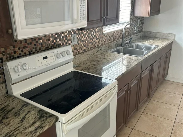 140 NE 128th St # 0, North Miami FL 33161