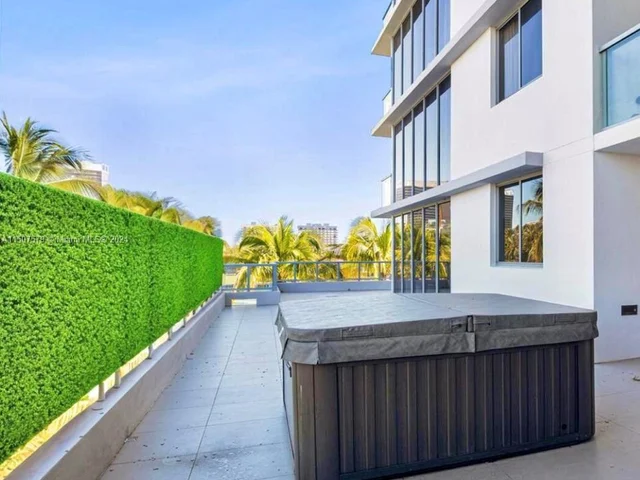 9521 E Bay Harbor Dr # 302, Bay Harbor Islands FL 33154